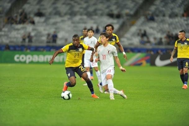 Equador e Japo se enfrentaram no Mineiro pela terceira rodada do Grupo C da Copa Amrica