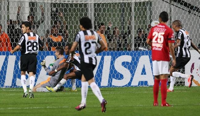 No dia 30 de maio de 2013, Victor salvou o Atlético da eliminação na Libertadores. Depois, clube se tornaria o campeão