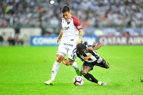 Lances do primeiro tempo da partida entre Atltico e Coln, no Mineiro, pela semifinal da Copa Sul-Americana