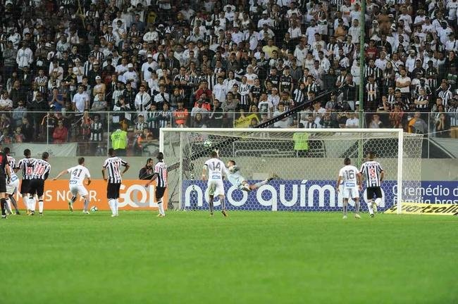 Atl�tico e Santos se enfrentaram, no Independ�ncia, pela 13� rodada do Campeonato Brasileiro