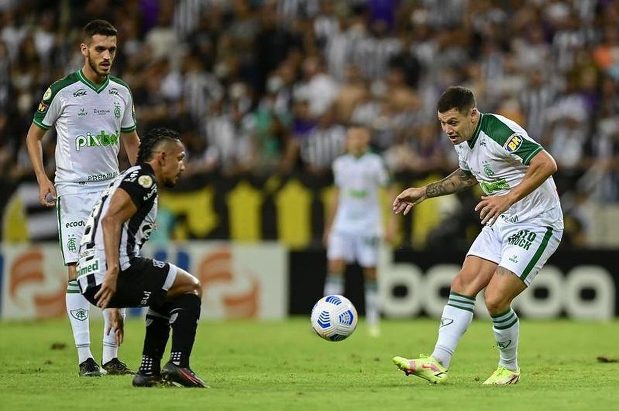 Fotos do empate entre Cear e Amrica, por 0 a 0, na Arena Castelo, em Fortaleza, pela 37 rodada do Campeonato Brasileiro