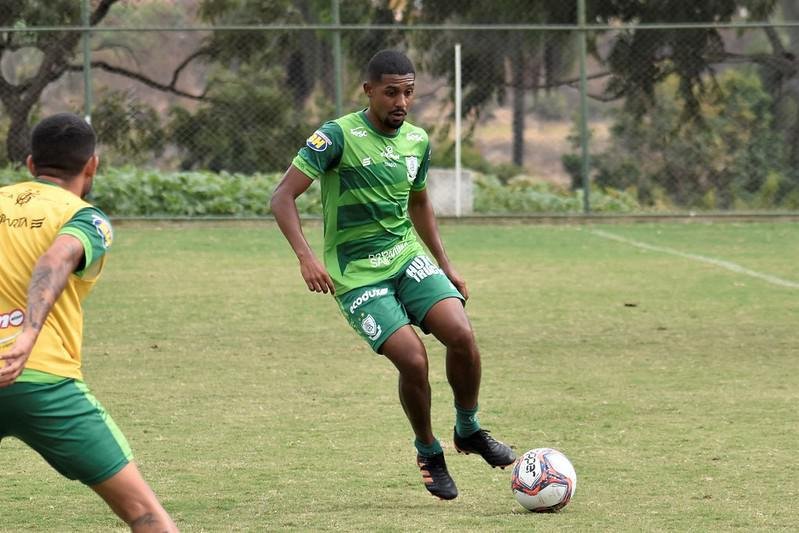 Amrica treinou no CT Lanna Drumond, na manh desta quarta-feira (28), visando o clssico contra o Cruzeiro no prximo domingo.