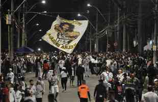 Torcida do Atltico movimenta ruas prximas ao Mineiro antes do jogo 