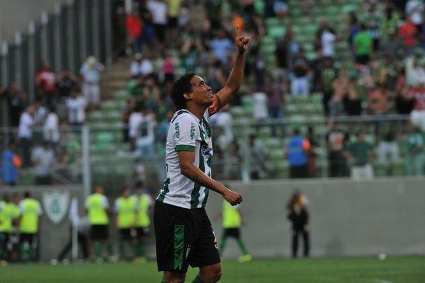 Zagueiro americano Rafael Lima marcou o gol do ttulo sobre o CRB e emocionou o Independncia