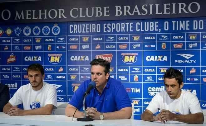 Veja fotos do treino e da apresentao oficial de Lucas e Robinho no Cruzeiro