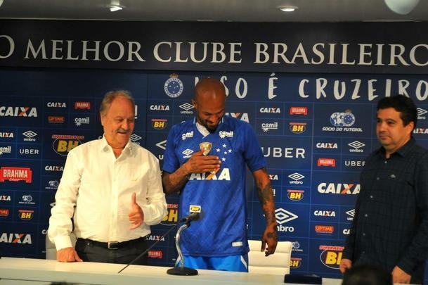 Fotos da apresentao do volante Bruno Silva no Cruzeiro (Ramon Lisboa/EM D.A Press)