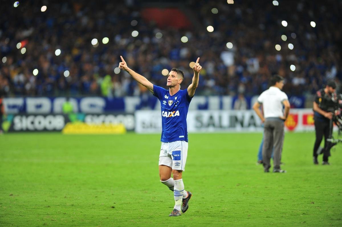 Festa do Cruzeiro com a conquista do Campeonato Mineiro sobre o Atltico