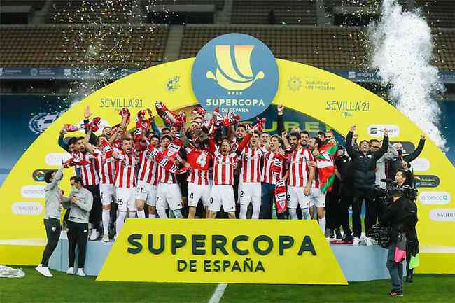 Athletic Bilbao faz a festa com ttulo da Supercopa depois de bater o Barcelona na prorrogao
