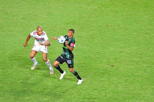 Fotos do jogo entre Amrica e So Paulo, no Independncia, em BH, pela ltima rodada do Campeonato Brasileiro de 2021