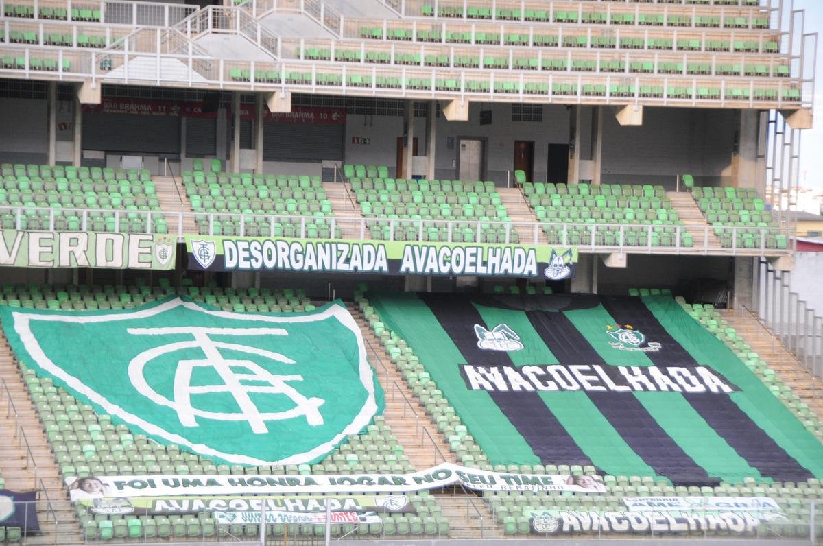 Fotos do jogo entre Amrica e Sampaio Corra, no Independncia, em Belo Horizonte, pela 27 rodada da Srie B do Campeonato Brasileiro