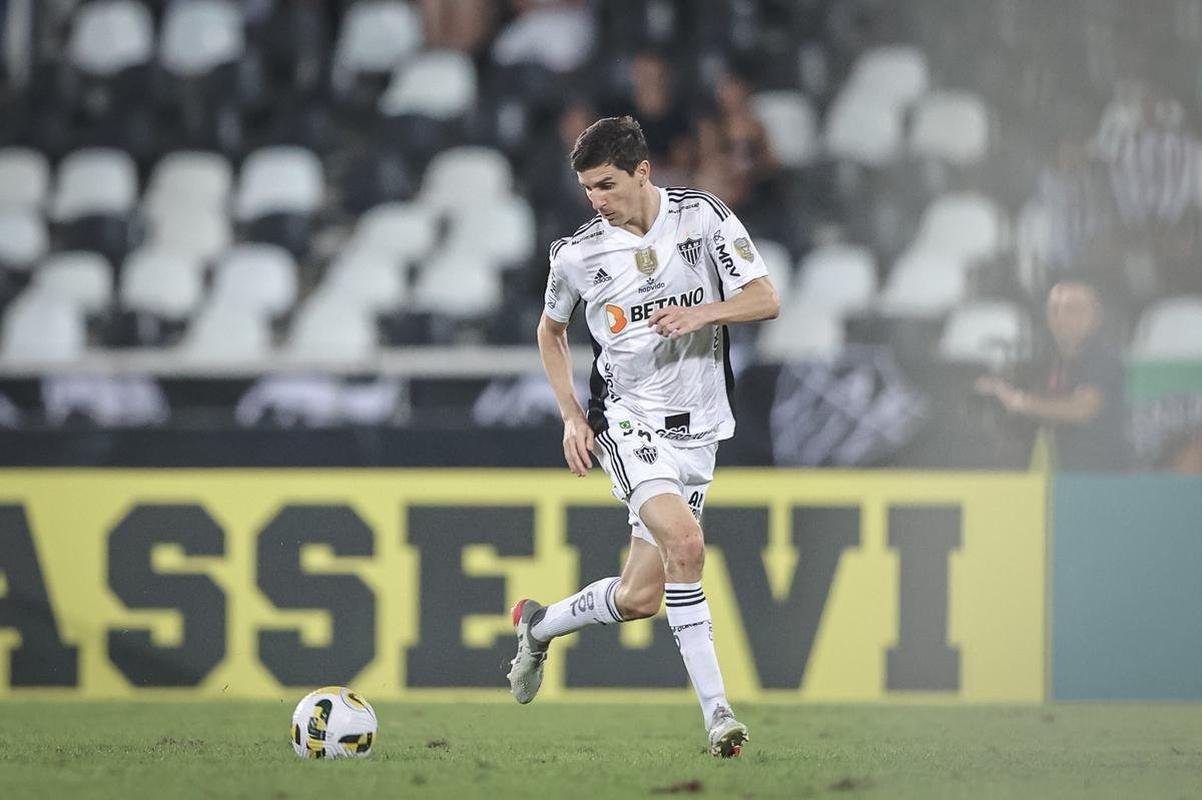 Botafogo x Atltico: veja fotos do jogo no Nilton Santos