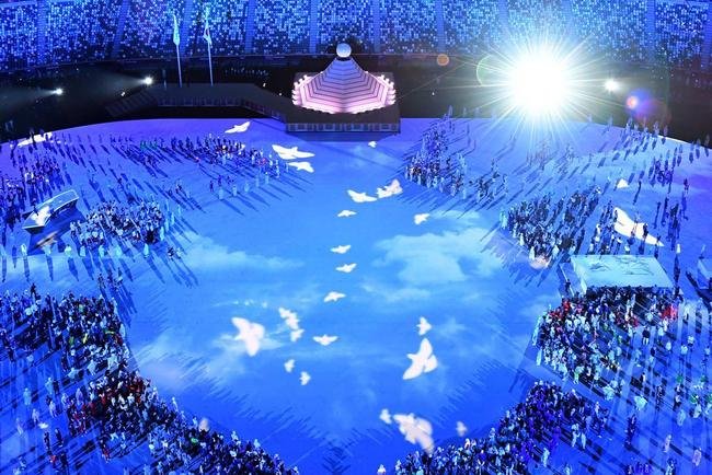 Imagens da cerimnia de abertura dos Jogos Olmpicos de 2020, no Estdio Olmpico de Tquio