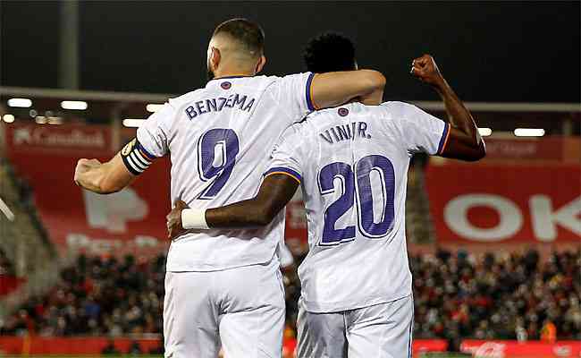 Dupla Benzema e Vini Jr. funciona novamente e garante vitria do Real Madrid fora de casa