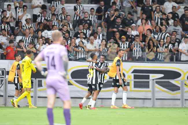 Paulinho quer Galo com 'faca entre os dentes' em jogos da