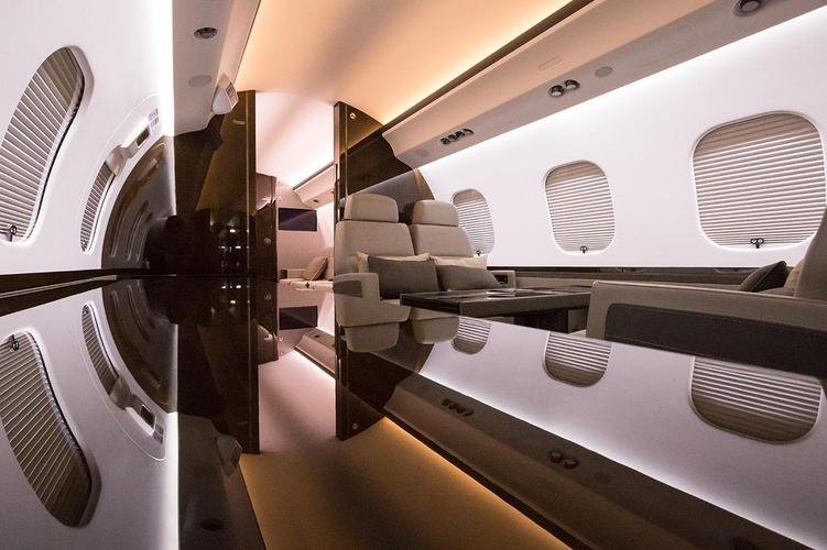 Fotos do avio Bombardier Global 6000. Aeronave pertence a Rubens Menin, mecenas do Atltico, e transportou atacante Diego Costa de So Paulo a BH