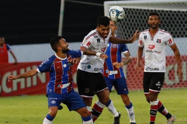 Santa Cruz e Bahia se enfrentaram no Arruda e empataram sem gols na estreia da Copa do Nordeste, em jogo que foi recheado de homenagens a Tiago Cardoso