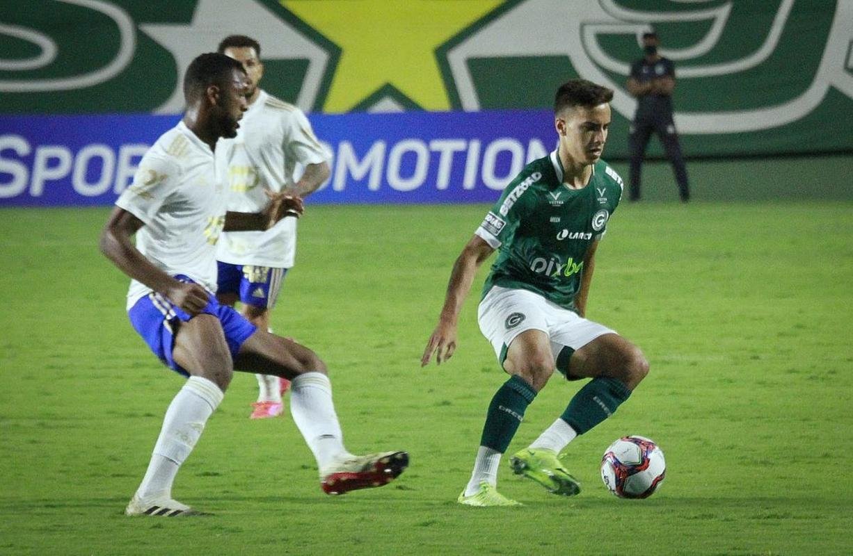 Cruzeiro empatou com Gois no Estdio da Serrinha, em Goinia, pela 22 rodada