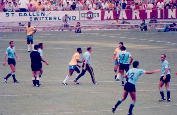 Na semifinal, Brasil aplicou 3 a 1 no Uruguai e garantiu lugar na decisão diante da Itália