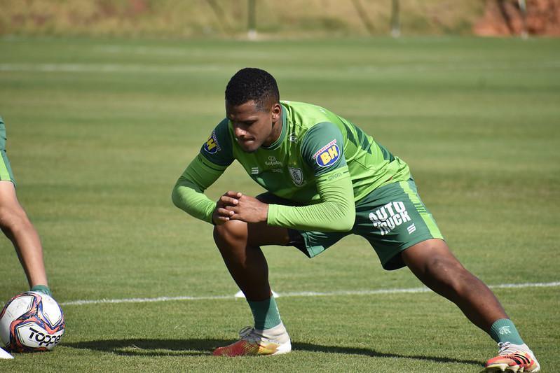 Amrica treinou no CT Lanna Drumond, na manh desta quinta-feira (29), visando o clssico contra o Cruzeiro no prximo domingo.