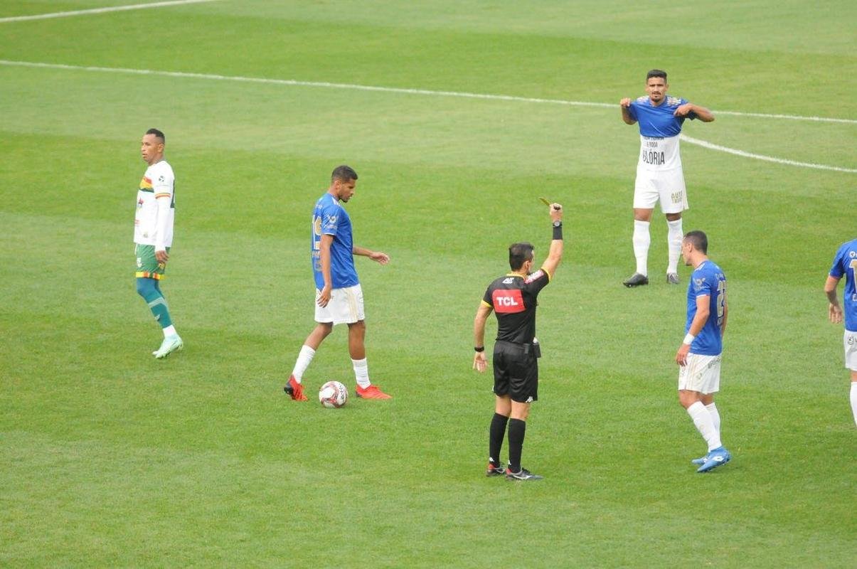 Fotos do duelo entre Cruzeiro e Sampaio Corra, no Independncia, em Belo Horizonte, pela 18 rodada da Srie B do Campeonato Brasileiro