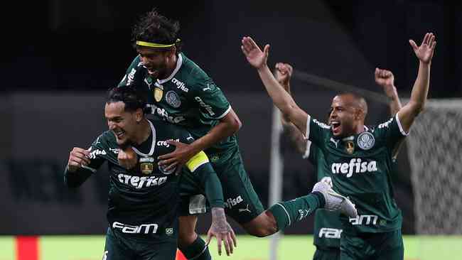 Palmeiras se sagrou campeo brasileiro de 2022 nesta quarta-feira (2) antes mesmo de entrar em campo pela 35 rodada do Brasileiro