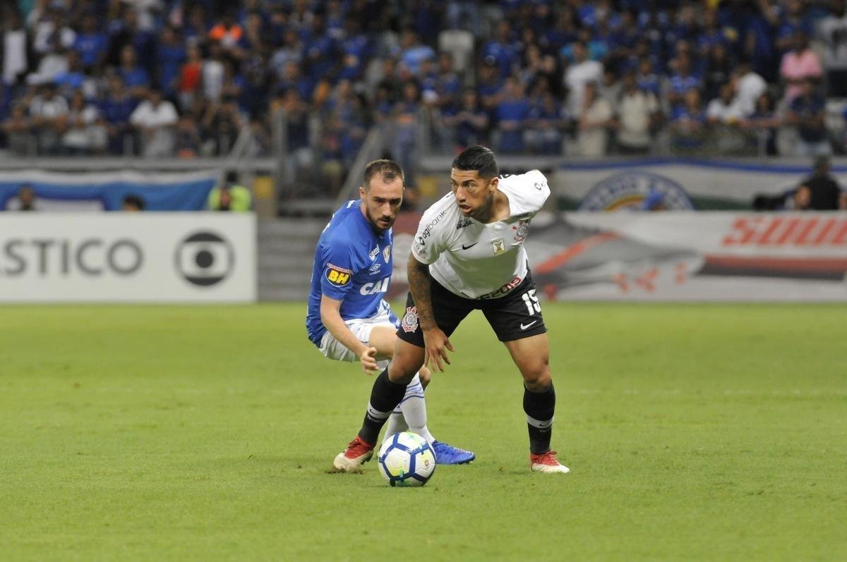 Fotos de Cruzeiro x Corinthians, no Mineiro, pela 34 rodada do Campeonato Brasileiro
