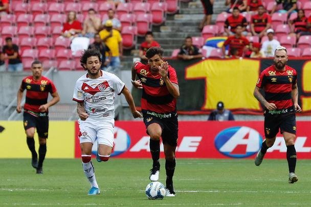Partida entre Sport e Vitria, na Arena de Pernambuco, pela Copa do Nordeste