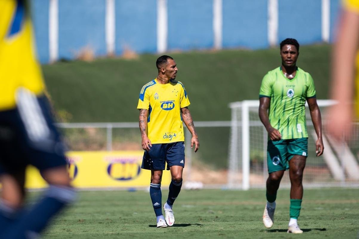 Cruzeiro empatou por 1 a 1 com o Boavista-RJ em jogo-treino realizado neste sbado (22/5), na Toca da Raposa II. Rafael Sobis marcou o gol celeste, enquanto Douglas Pedroso fez para a equipe do Rio de Janeiro.