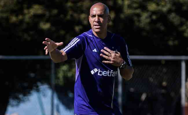 Técnico Pepa relacionou 24 jogadores para o confronto contra o Bahia