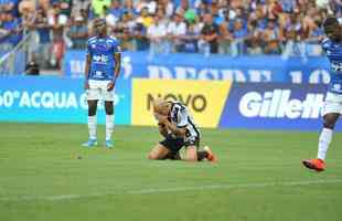 Fotos do primeiro tempo do clssico entre Cruzeiro e Atltico, no Mineiro, pelo Brasileiro