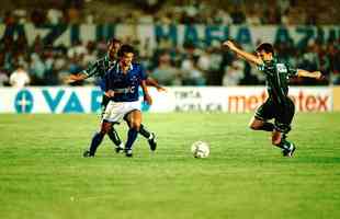 Fotos do empate por 1 a 1 entre Cruzeiro e Palmeiras, no Mineirão, na decisão da Copa do Brasil d 1996