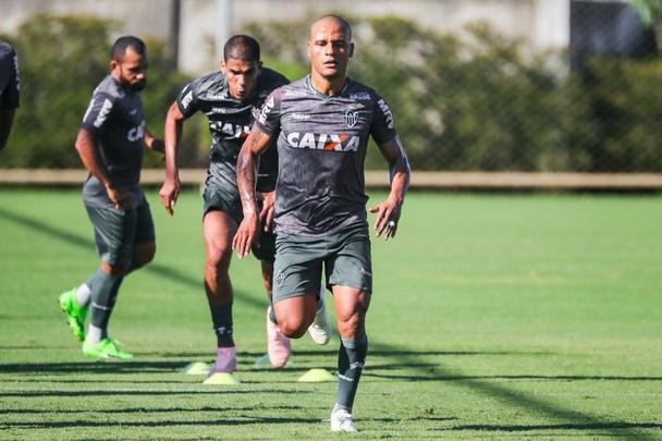 Patric - contrato do lateral-direito vai até dezembro de 2019