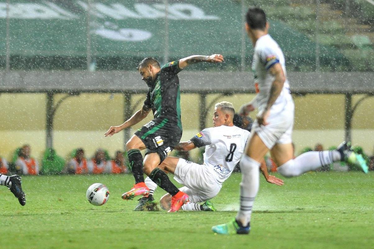 Fotos de Amrica x Athletic, no Independncia, pelo Campeonato Mineiro