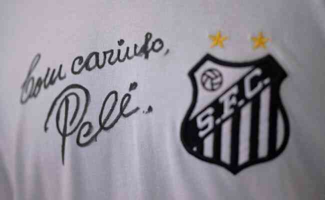 Santos poder 'aposentar' a camisa 10 utilizada por Pel