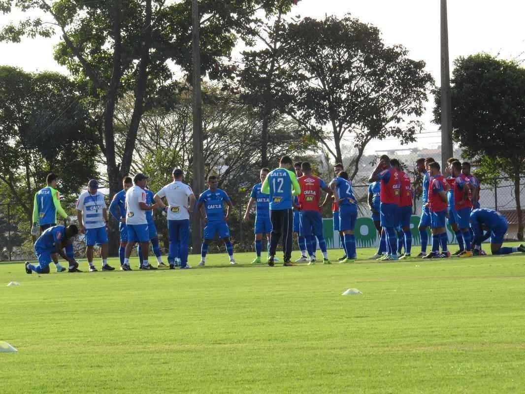 Galeria de fotos do treino do Cruzeiro na tarde desta quinta-feira, na Toca da Raposa II