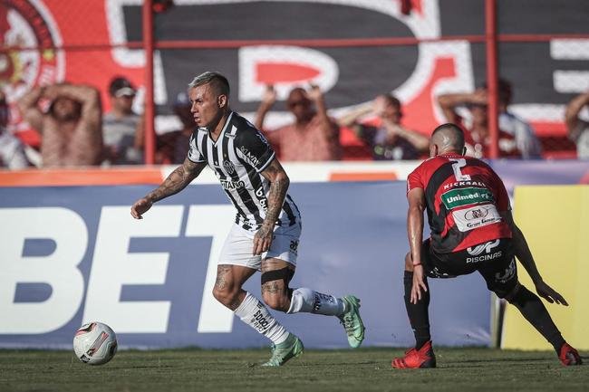 Fotos do jogo entre Pouso Alegre e Atltico, pelo Mineiro