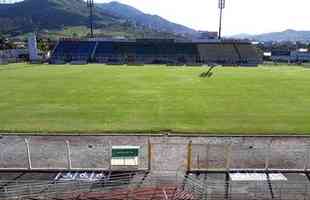 O estádio Ronaldo Junqueira (Ronaldão), em Poços de Caldas, pode receber cerca de 7.600 torcedores. É sede das partidas da Caldense.