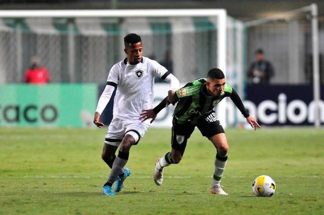 Fotos do jogo entre Amrica e Botafogo, no Independncia, em Belo Horizonte, pela stima rodada do Campeonato Brasileiro