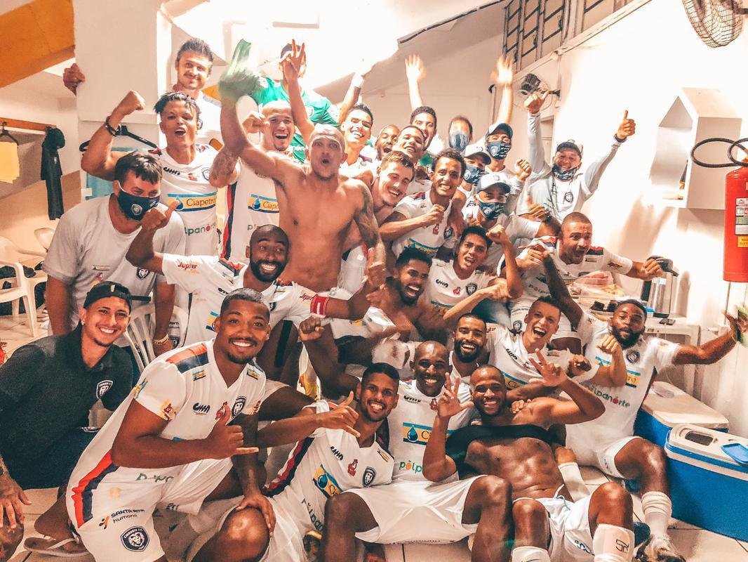 Cianorte - eliminou o Santa Cruz na segunda fase.