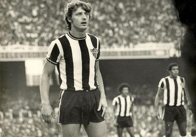 1973 - 6 vitrias, 7 empates e 3 derrotas - 52,08%
