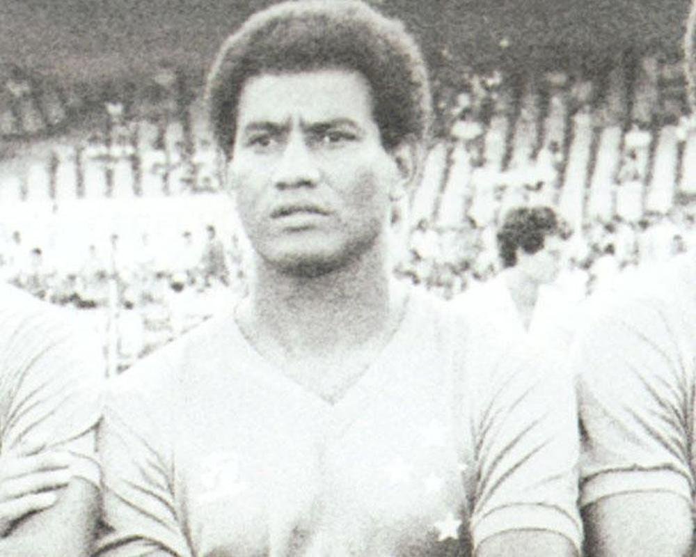 Carlos Alberto, lateral-direito do Cruzeiro campeo mineiro de 1984. Jogou no clube de 1983 a 1986.