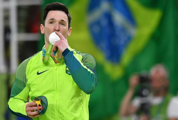 Brasileiros Diego Hypolito e Arthur Nory conquistaram a medalha de prata e bronze, respectivamente, na prova de solo da ginstica nos Jogos Olmpicos do Rio de Janeiro
