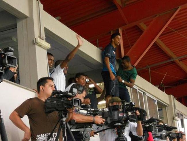 Atletas celestes vibraram com vitria e permanncia na Srie A