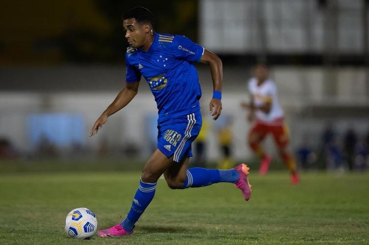Fotos do jogo entre Juazeirense e Cruzeiro, no Estádio Adauto Moraes, em Juazeiro-BA, pela terceira fase da Copa do Brasil