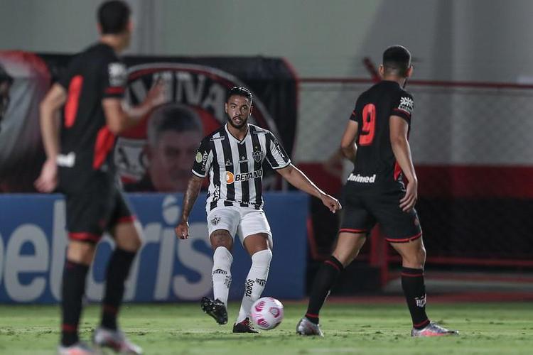 Veja as fotos do confronto entre Atlético-GO e Atlético, no estádio Antônio Accioly, em Goiânia, pela 27ª rodada da Série A do Brasileirão.
