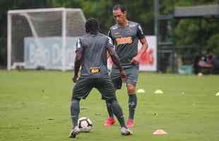 Jogadores do Atltico treinaram nesta tera-feira, vspera do jogo com o Defensor