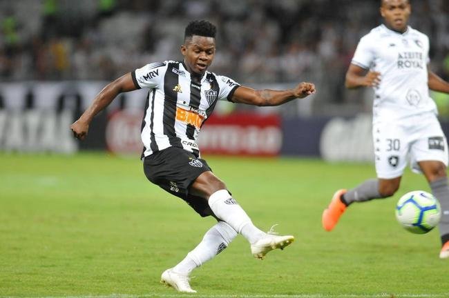 4� Cazares (foto) e Hyoran - 7 assist�ncias
