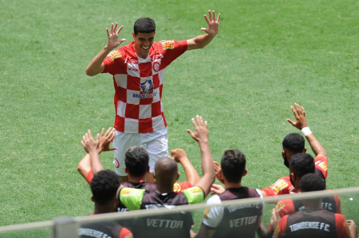 Fotos da vitria do Tombense sobre o Uberlndia pela final da Recopa Mineira