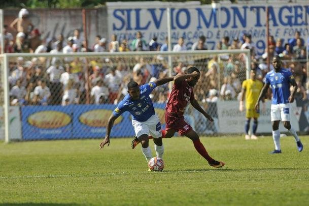 Cruzeiro abriu 2 a 1 no primeiro tempo, com gols de Raniel e Robinho; Alemo descontou para o Guarani