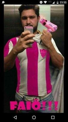 Torcedores do Cruzeiro tiram sarro de atleticanos após conquista do Mineiro